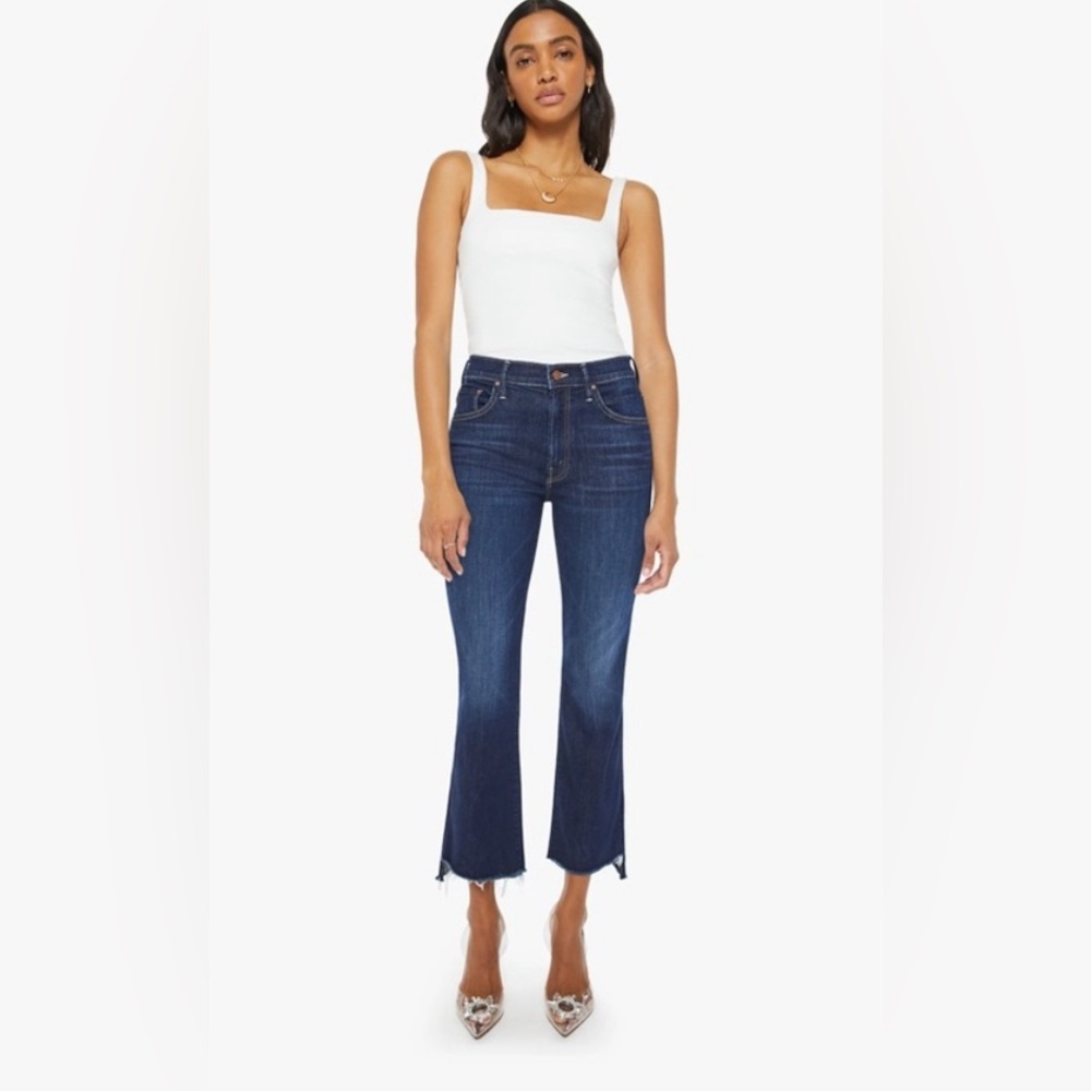 MOTHER Mother the insider crop step fray in off limits. Size 29. EUC.